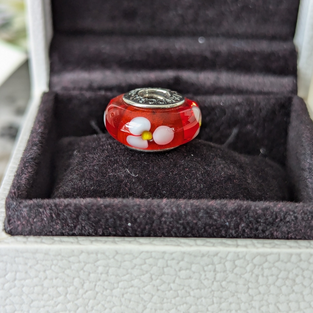Pandora Red flowers Murano glass bead, Retired, like new